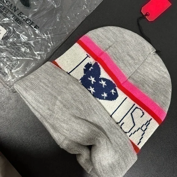 American Eagle Outfitters “I ❤️ USA” Beanie Hat - Picture 1 of 10